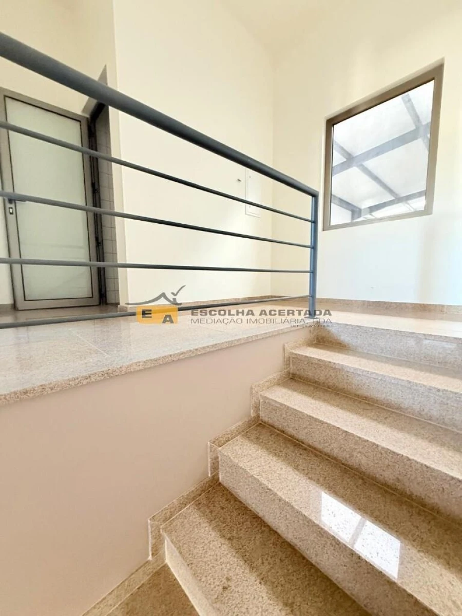 Armazém para Venda em Grijó e Sermonde Foto 21