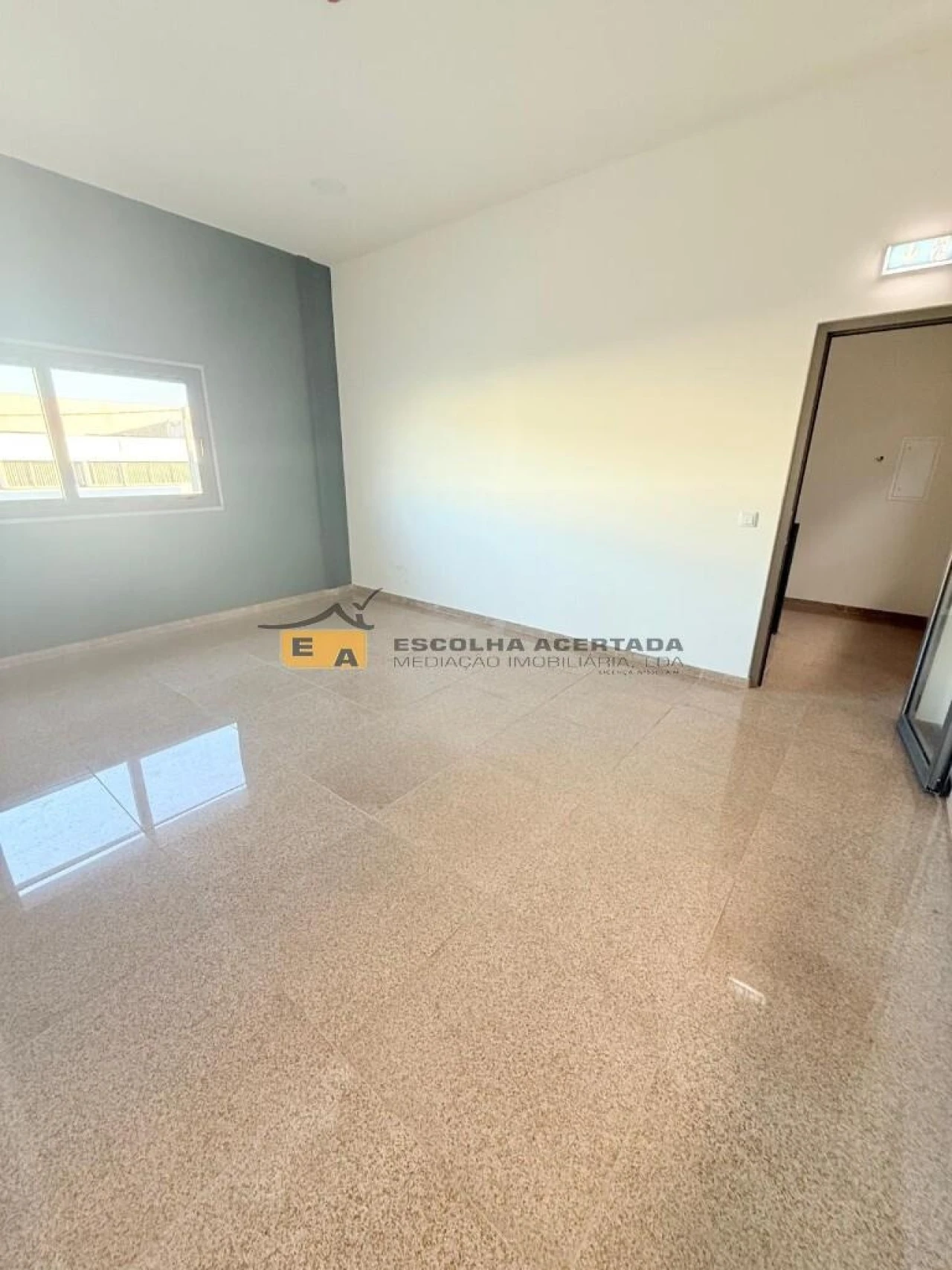 Armazém para Venda em Grijó e Sermonde Foto 24