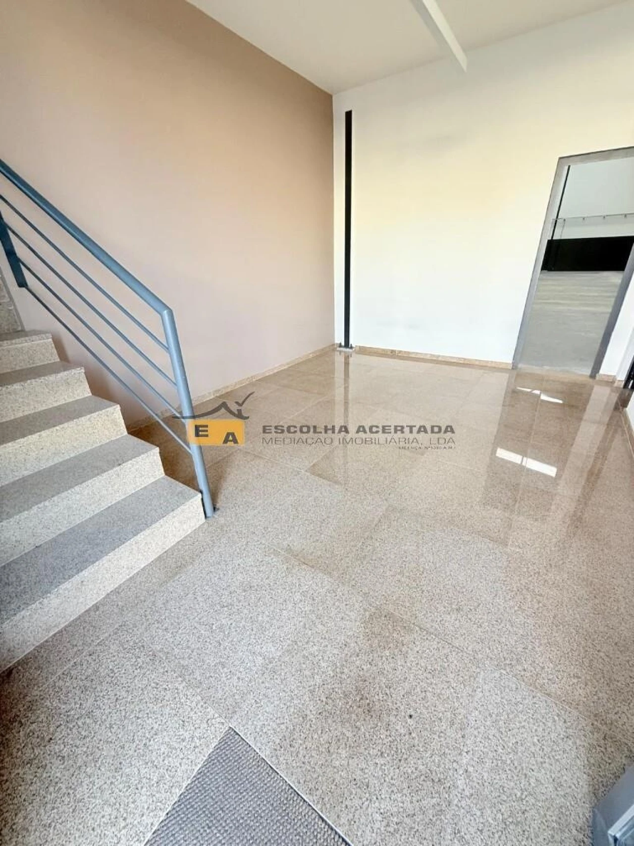 Armazém para Venda em Grijó e Sermonde Foto 16