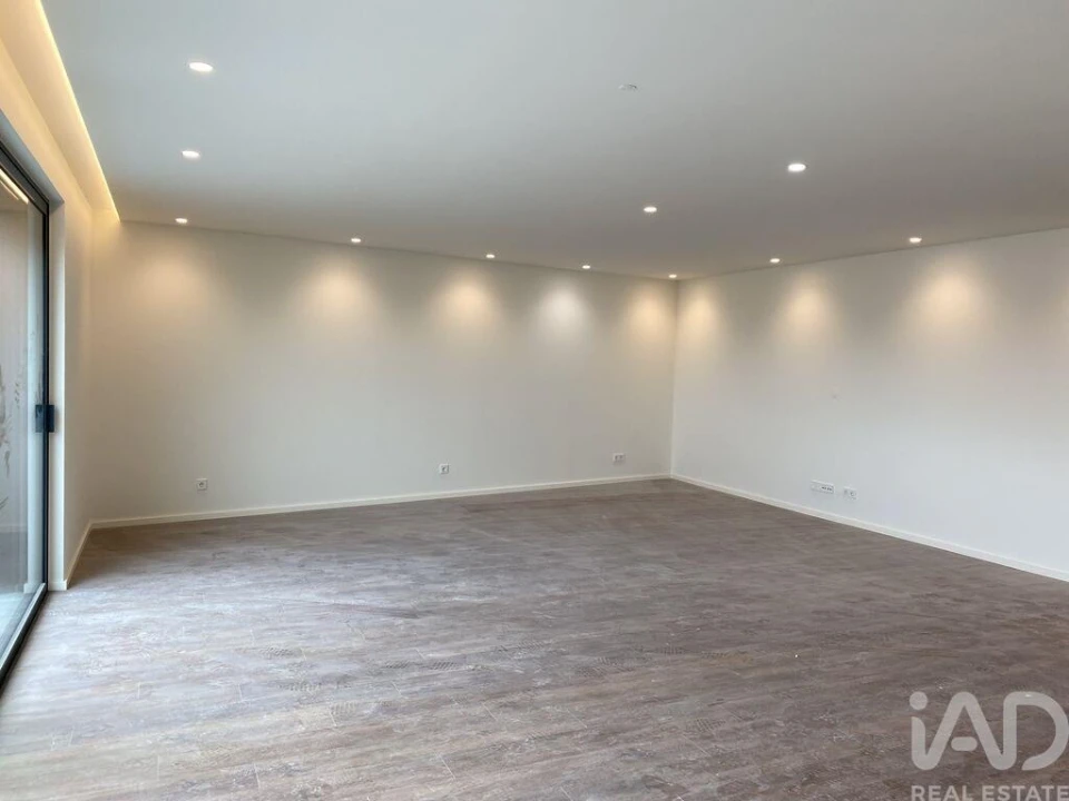 Apartamento T3 para Venda em Mafamude e Vilar do Paraíso Foto 6