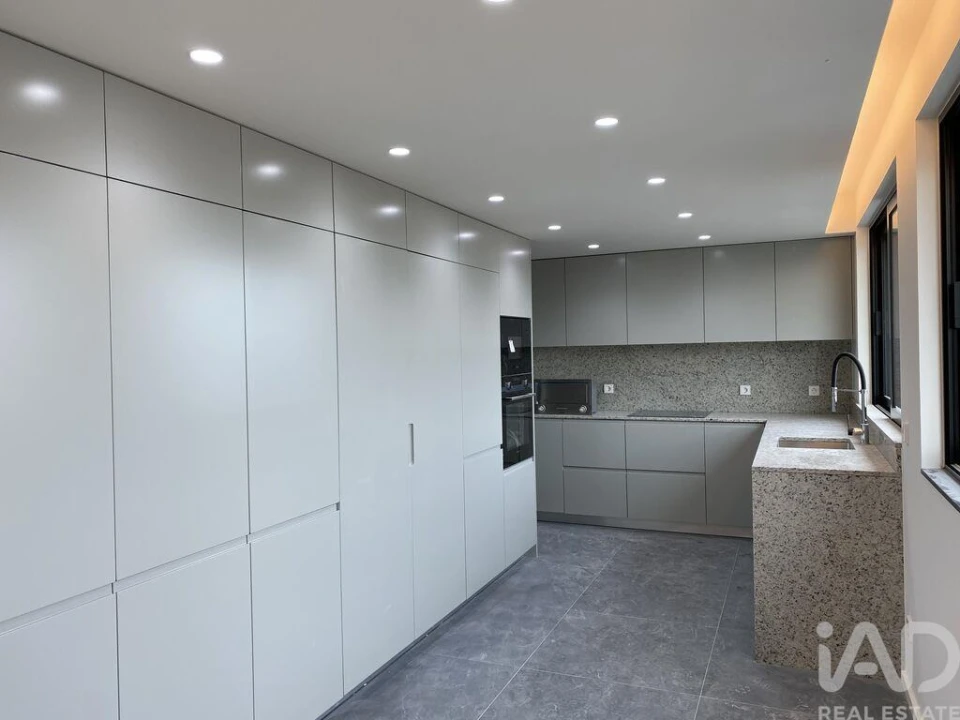 Apartamento T3 para Venda em Mafamude e Vilar do Paraíso Foto 2