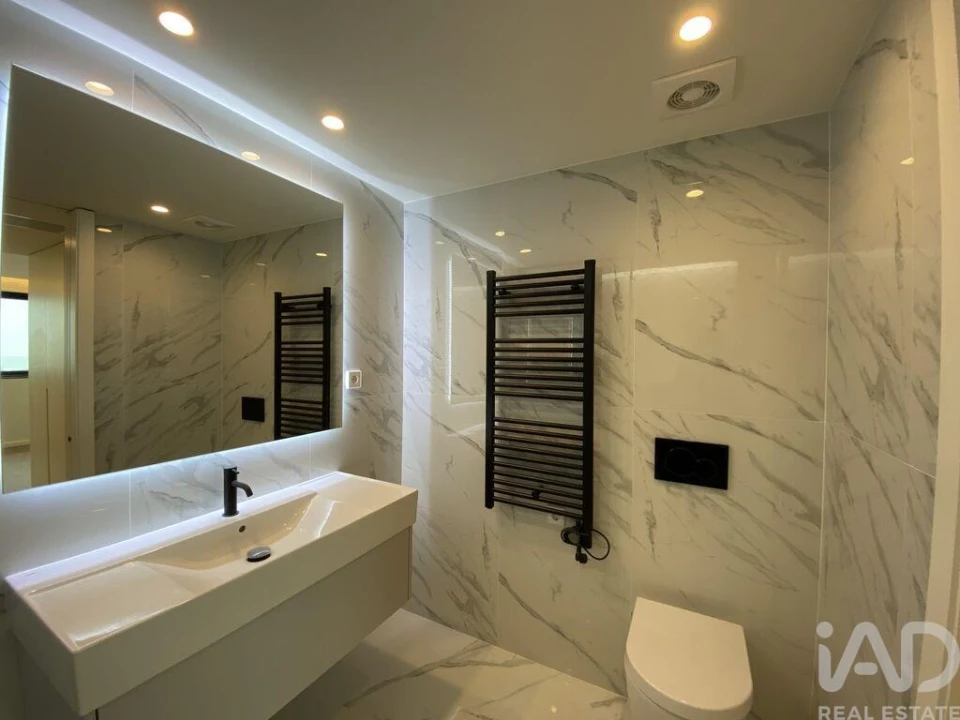 Apartamento T3 para Venda em Mafamude e Vilar do Paraíso Foto 26