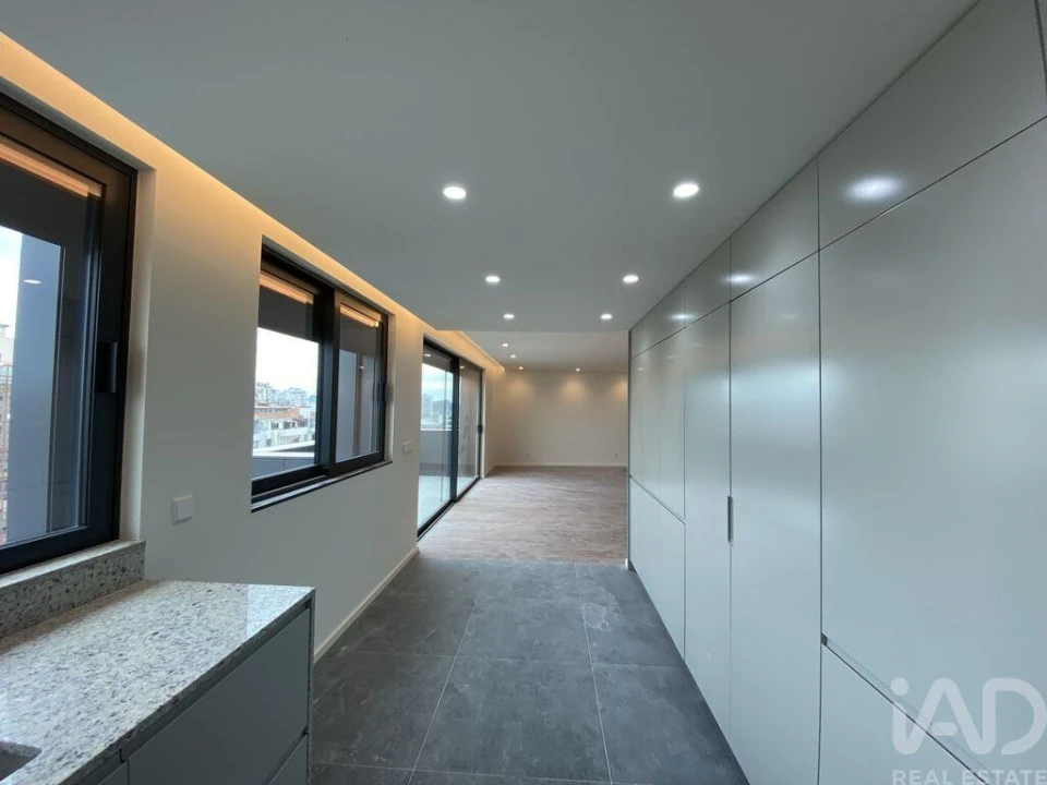 Apartamento T3 para Venda em Mafamude e Vilar do Paraíso Foto 5