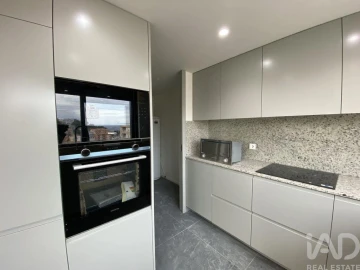 Apartamento T3 para Venda em Mafamude e Vilar do Paraíso
