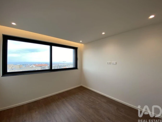 Apartamento T3 para Venda em Mafamude e Vilar do Paraíso Foto 24