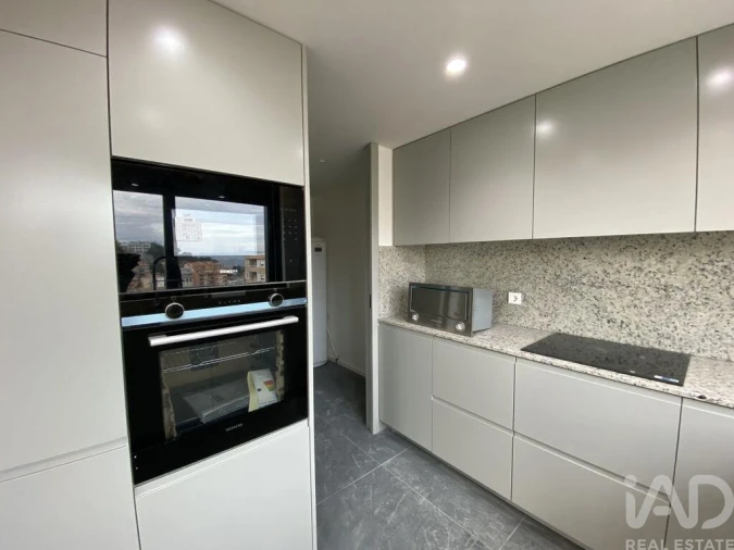 Apartamento T3 para Venda em Mafamude e Vilar do Paraíso Foto 3