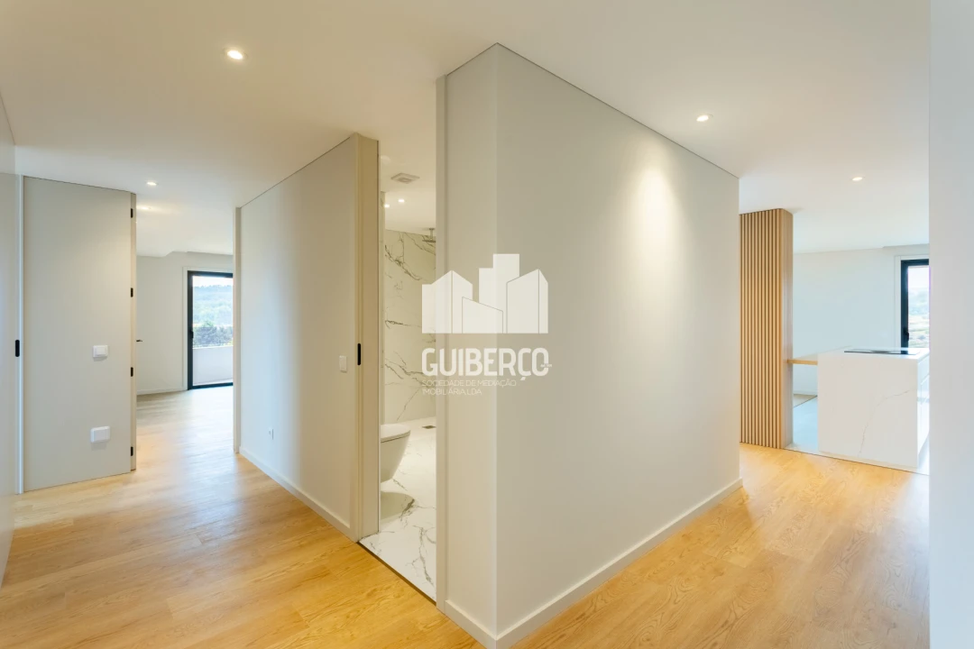 Apartamento T4 para Venda em Fermentões Foto 13