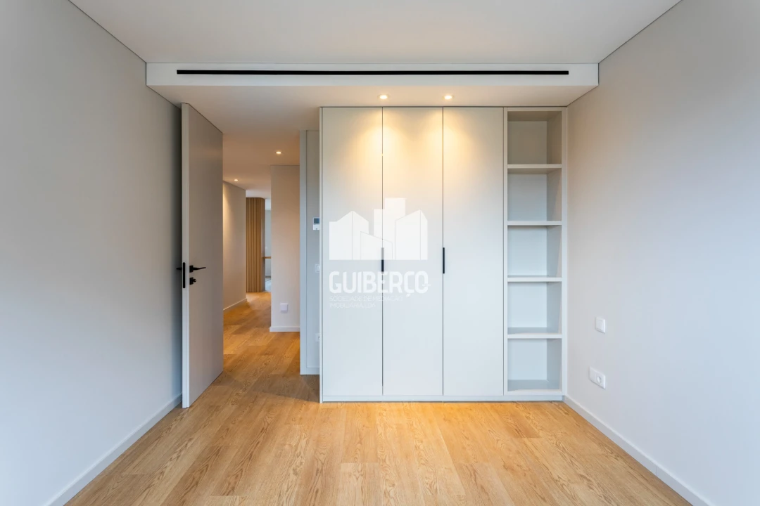 Apartamento T4 para Venda em Fermentões Foto 17