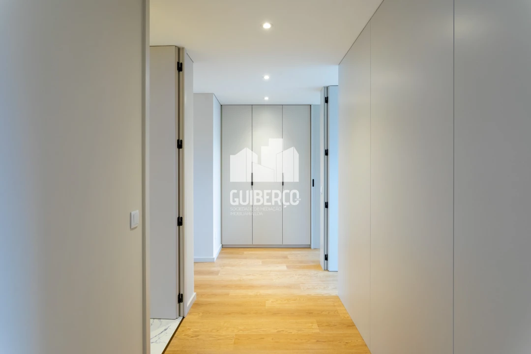 Apartamento T4 para Venda em Fermentões Foto 15