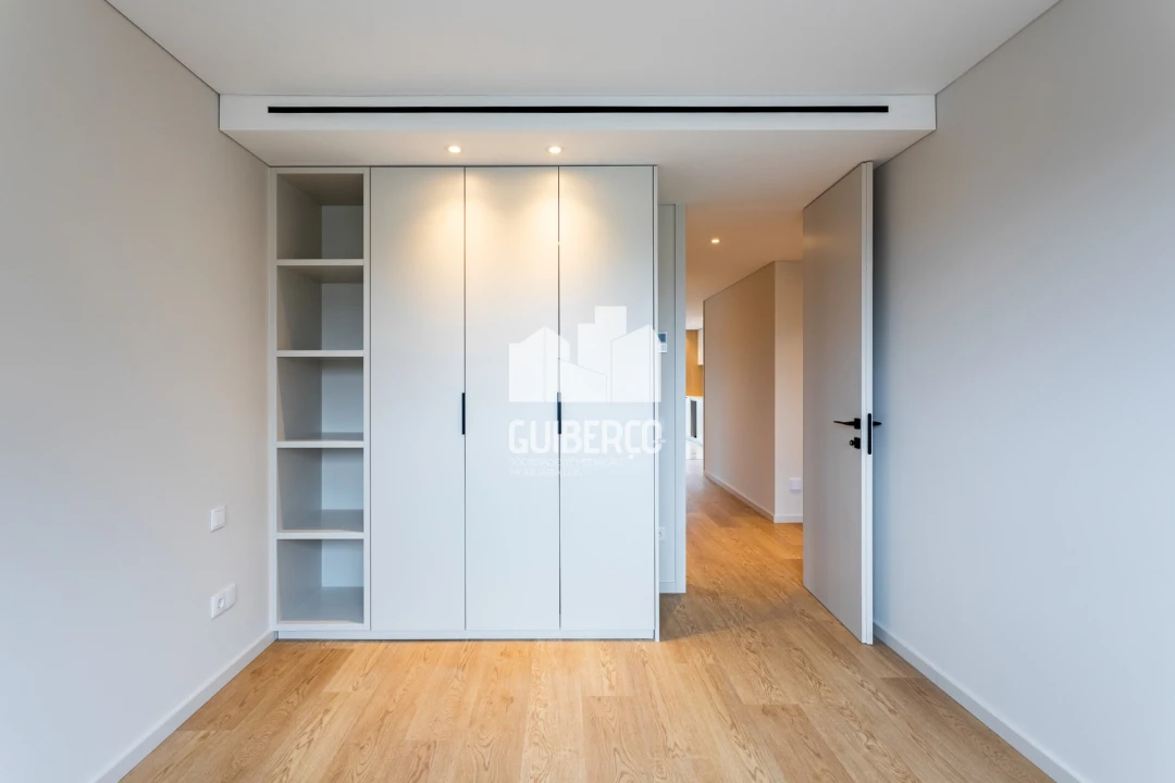 Apartamento T4 para Venda em Fermentões Foto 19