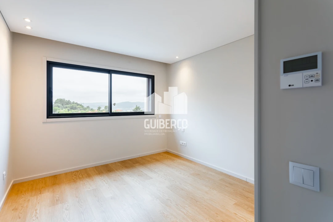 Apartamento T4 para Venda em Fermentões Foto 20