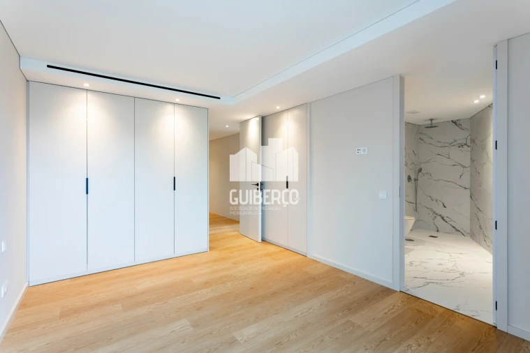 Apartamento T4 para Venda em Fermentões Foto 22