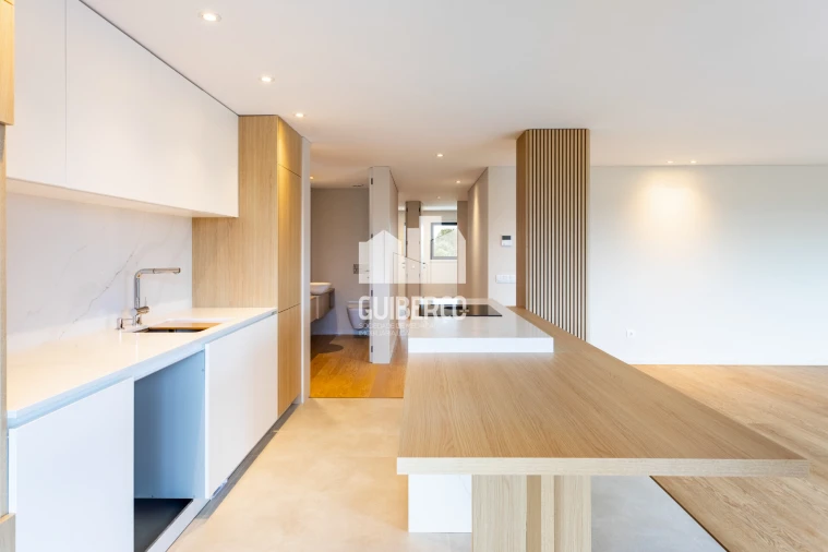 Apartamento T4 para Venda em Fermentões Foto 9