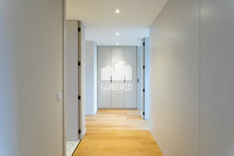 Apartamento T4 para Venda em Fermentões Foto 15