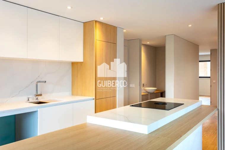 Apartamento T4 para Venda em Fermentões Foto 8