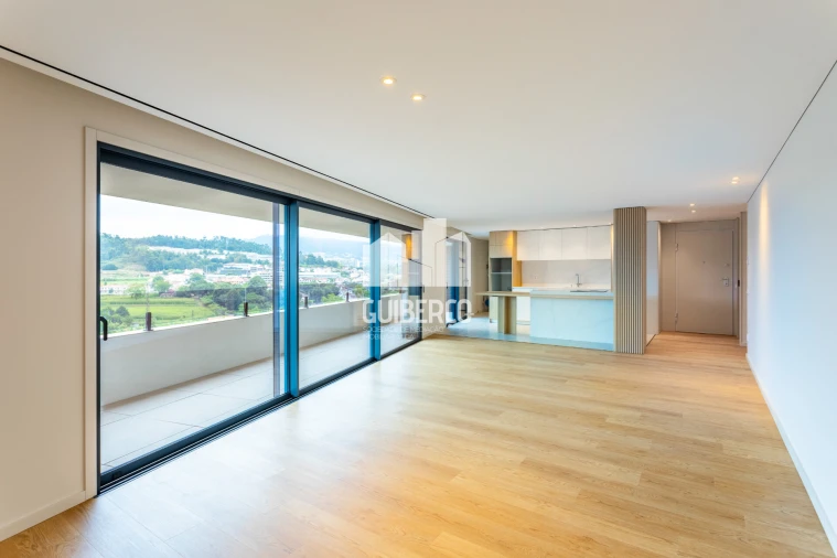 Apartamento T4 para Venda em Fermentões Foto 3