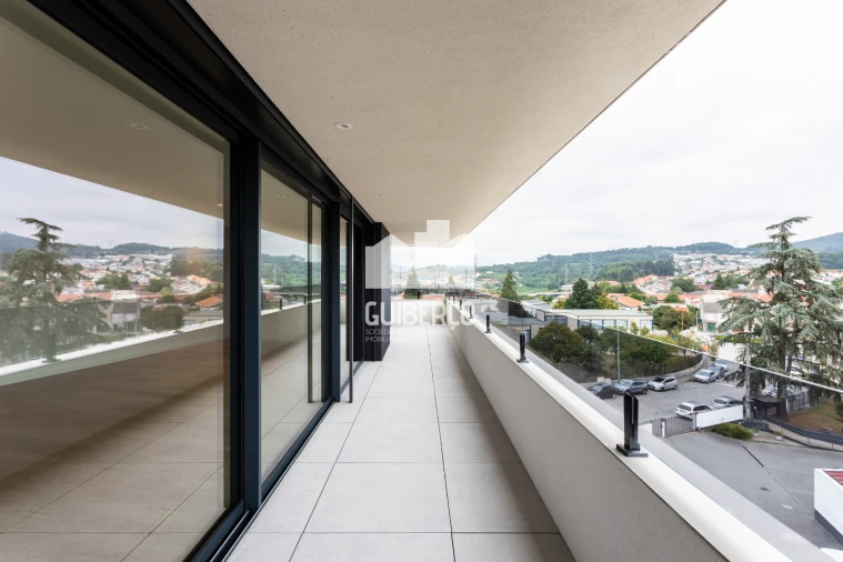 Apartamento T4 para Venda em Fermentões Foto 25