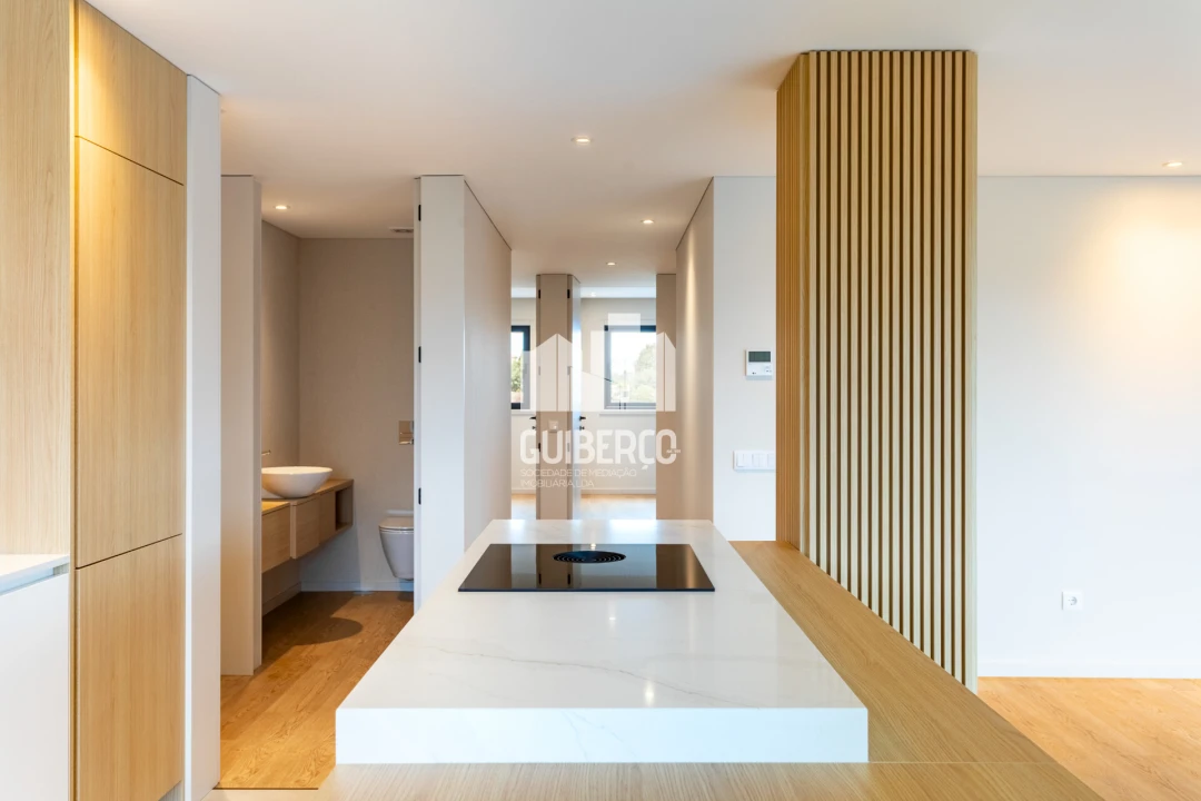 Apartamento T4 para Venda em Fermentões Foto 10