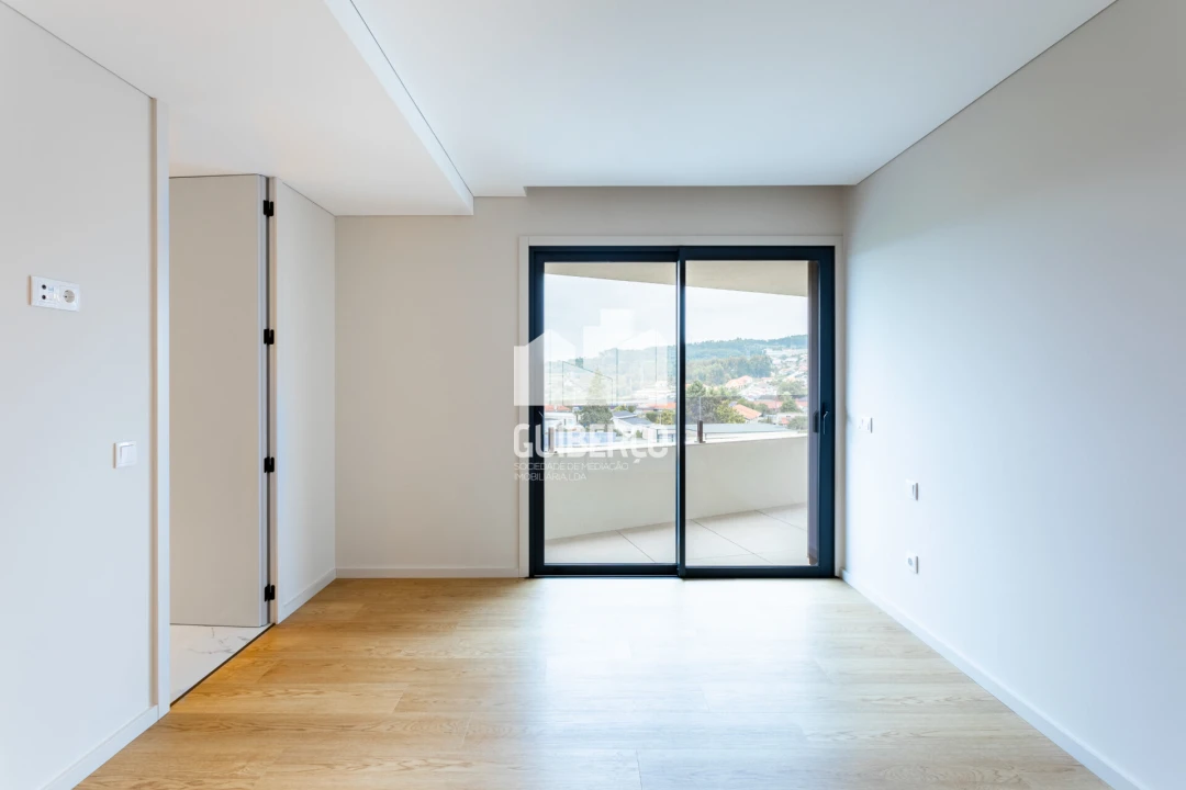 Apartamento T4 para Venda em Fermentões Foto 21