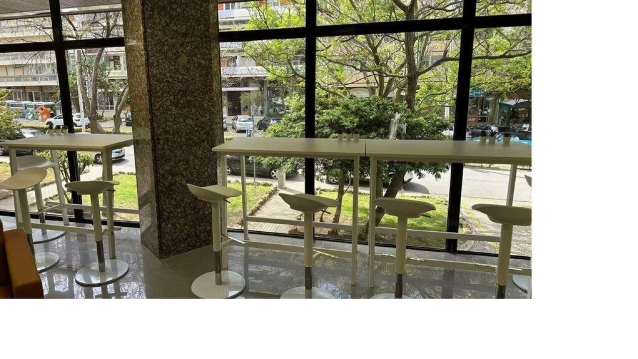 Loja para Arrendamento em Faro (Sé e São Pedro) Foto 4