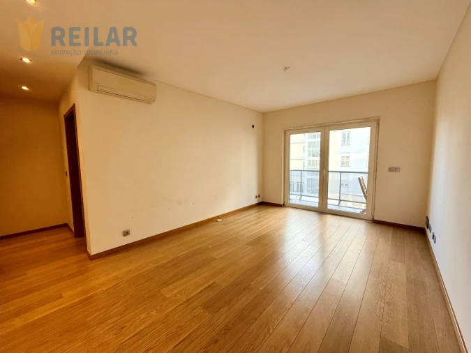 Apartamento T1 para Arrendamento em Lumiar Foto 2