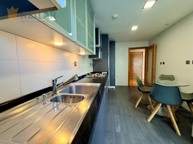 Apartamento T1 para Arrendamento em Lumiar Foto 6