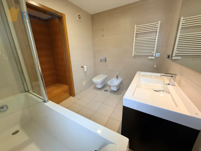 Apartamento T1 para Arrendamento em Lumiar Foto 23