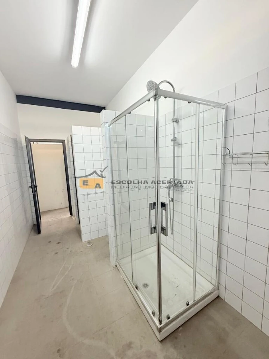 Armazém para Arrendamento em Grijó e Sermonde Foto 11