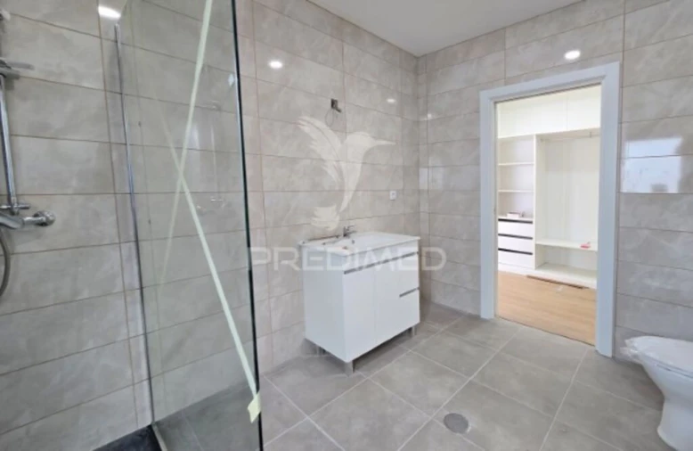 Moradia T3 para Venda em Gafanha da Encarnação Foto 17