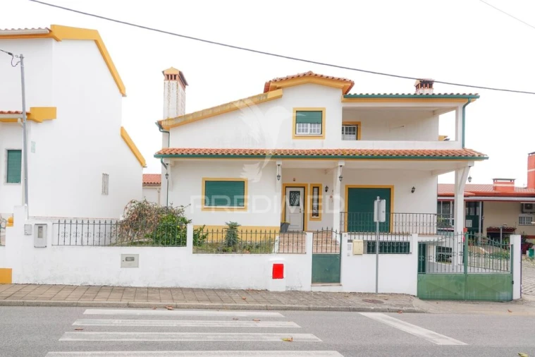 Moradia T3 para Venda em Montalvo Foto 2