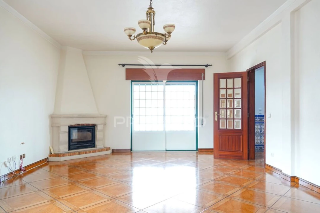 Moradia T3 para Venda em Montalvo Foto 4