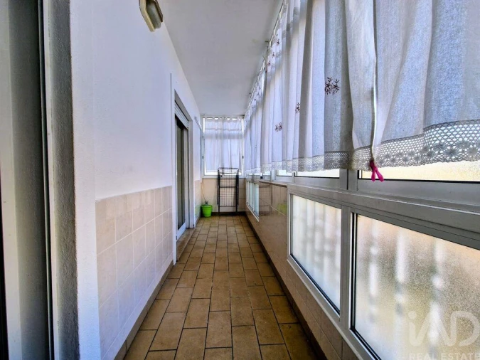 Apartamento T3 para Venda em Quelfes Foto 11