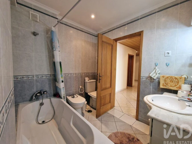 Apartamento T3 para Venda em Quelfes Foto 29