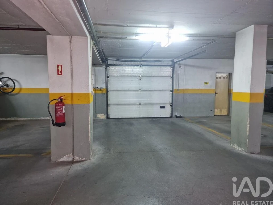 Apartamento T3 para Venda em Quelfes Foto 33