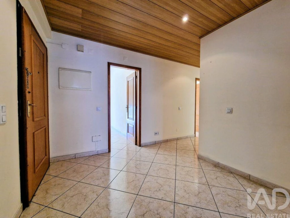 Apartamento T3 para Venda em Quelfes Foto 13