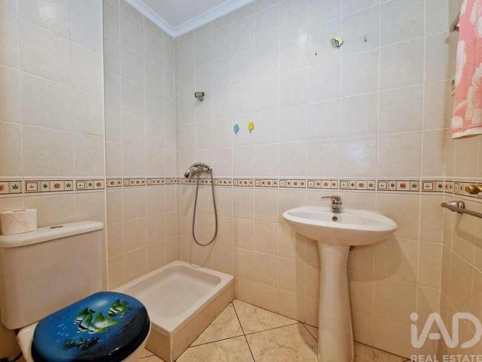 Apartamento T3 para Venda em Quelfes Foto 28