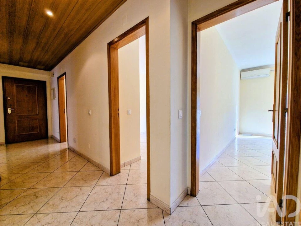 Apartamento T3 para Venda em Quelfes Foto 22