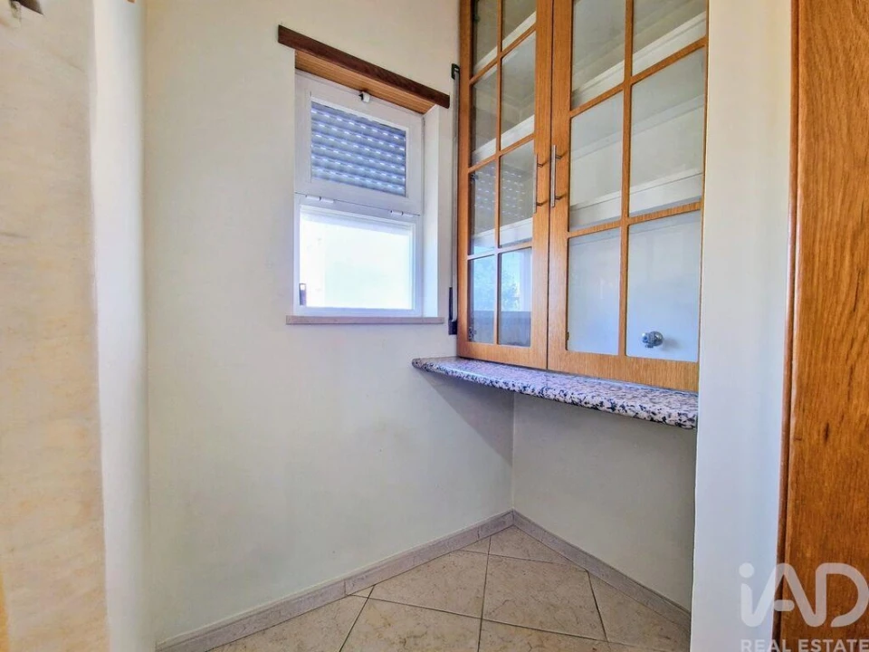Apartamento T3 para Venda em Quelfes Foto 9