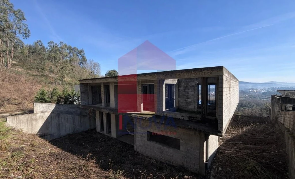 Moradia T4 para Venda em Escariz (São Mamede) e Escariz (São Martinho) Foto 9