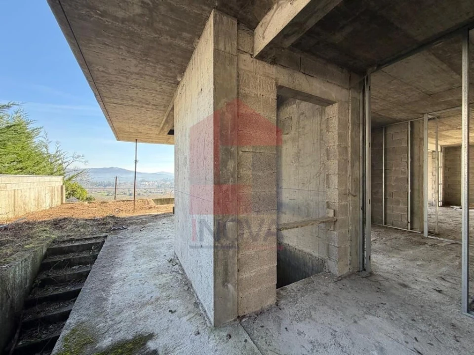 Moradia T4 para Venda em Escariz (São Mamede) e Escariz (São Martinho) Foto 24