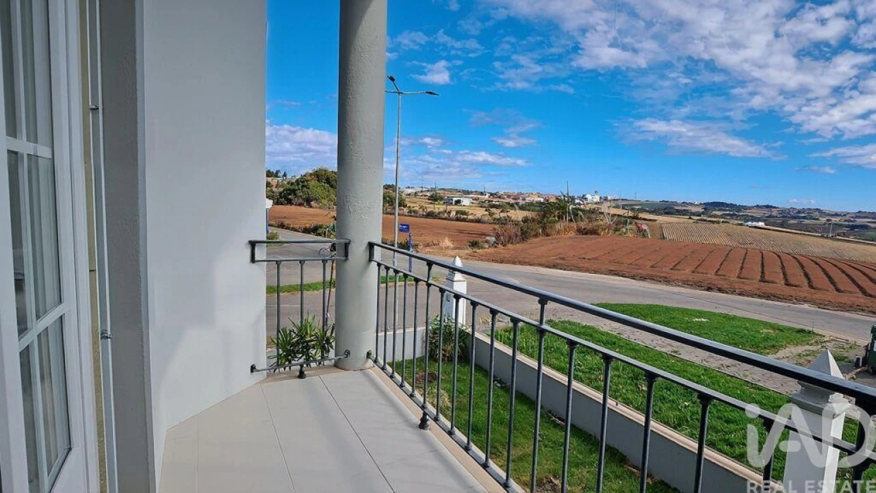 Apartamento T2 para Venda em Lourinhã e Atalaia Foto 3