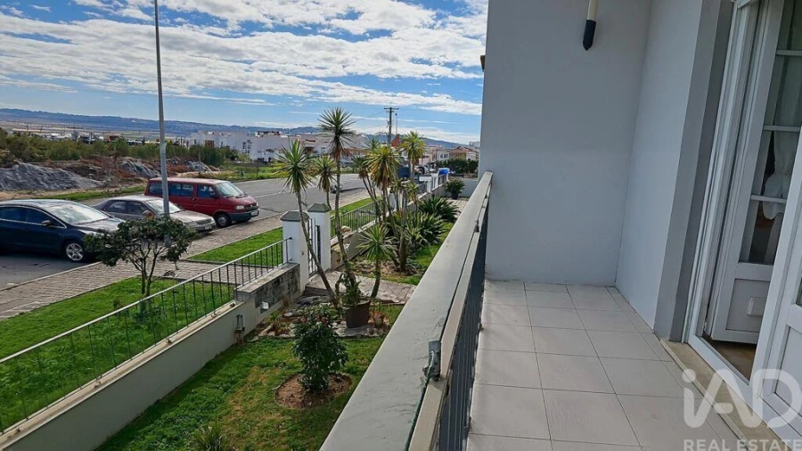 Apartamento T2 para Venda em Lourinhã e Atalaia Foto 21