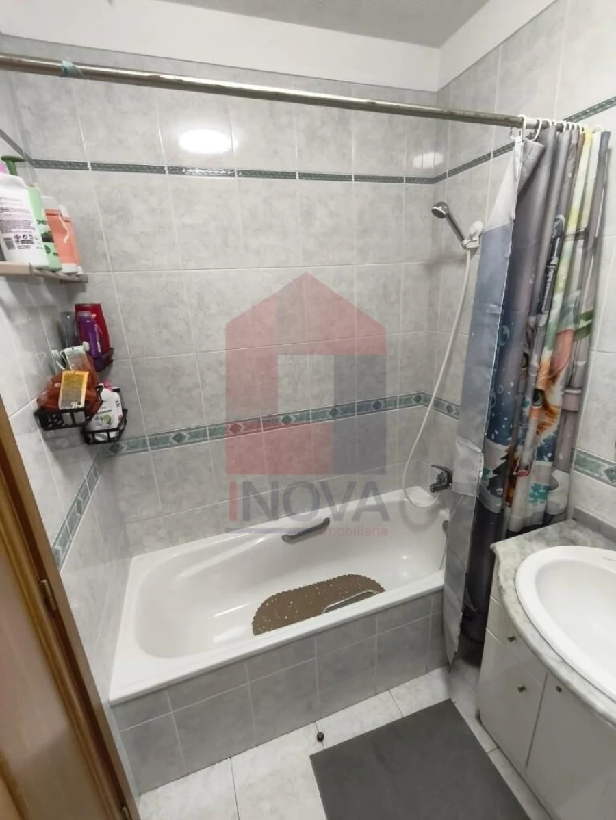 Apartamento T1 para Venda em Vila Verde e Barbudo Foto 7