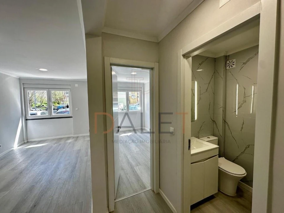 Apartamento T2 para Venda em Benfica Foto 11