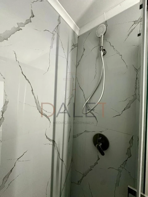 Apartamento T2 para Venda em Benfica