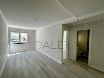 Apartamento T2 para Venda em Benfica