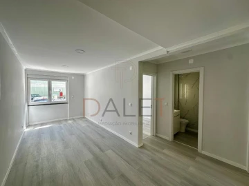Apartamento T2 para Venda em Benfica