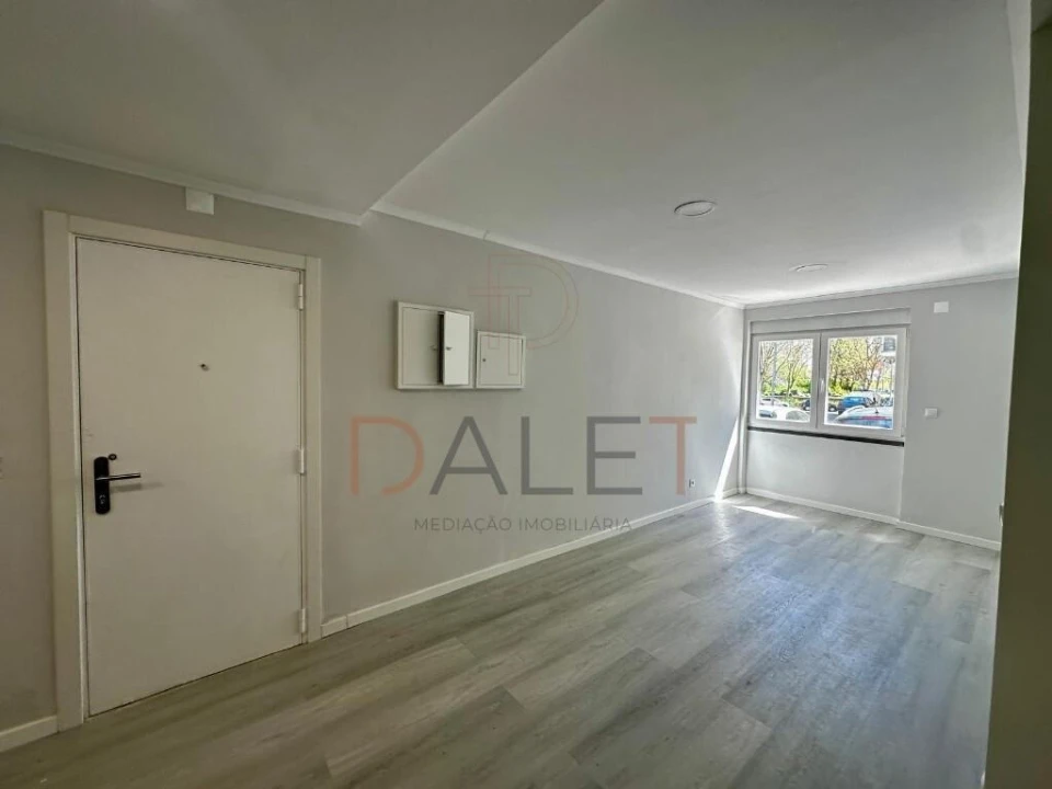 Apartamento T2 para Venda em Benfica Foto 6