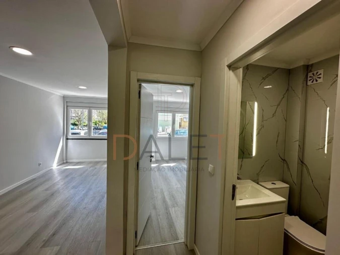 Apartamento T2 para Venda em Benfica Foto 12