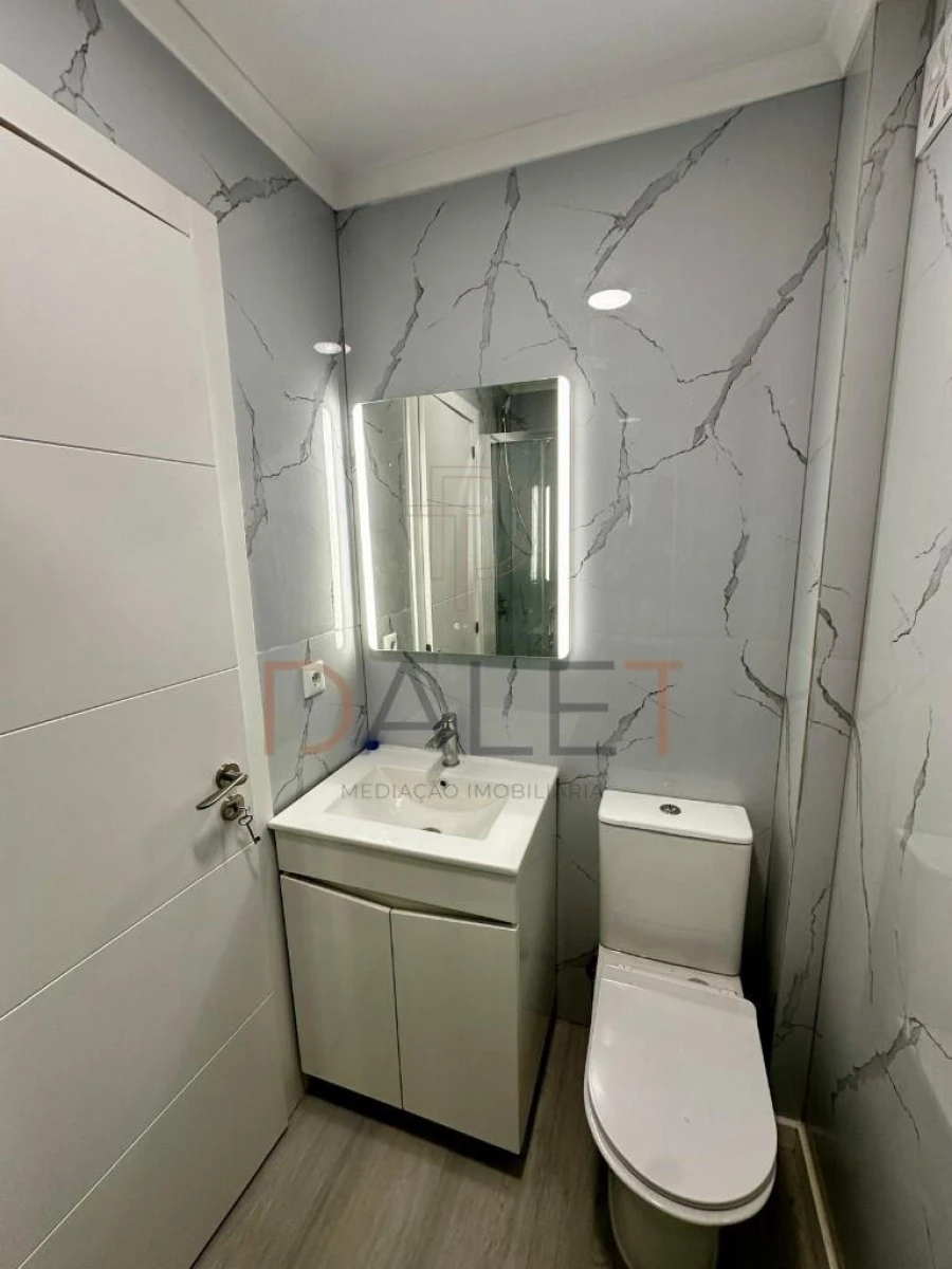 Apartamento T2 para Venda em Benfica Foto 14